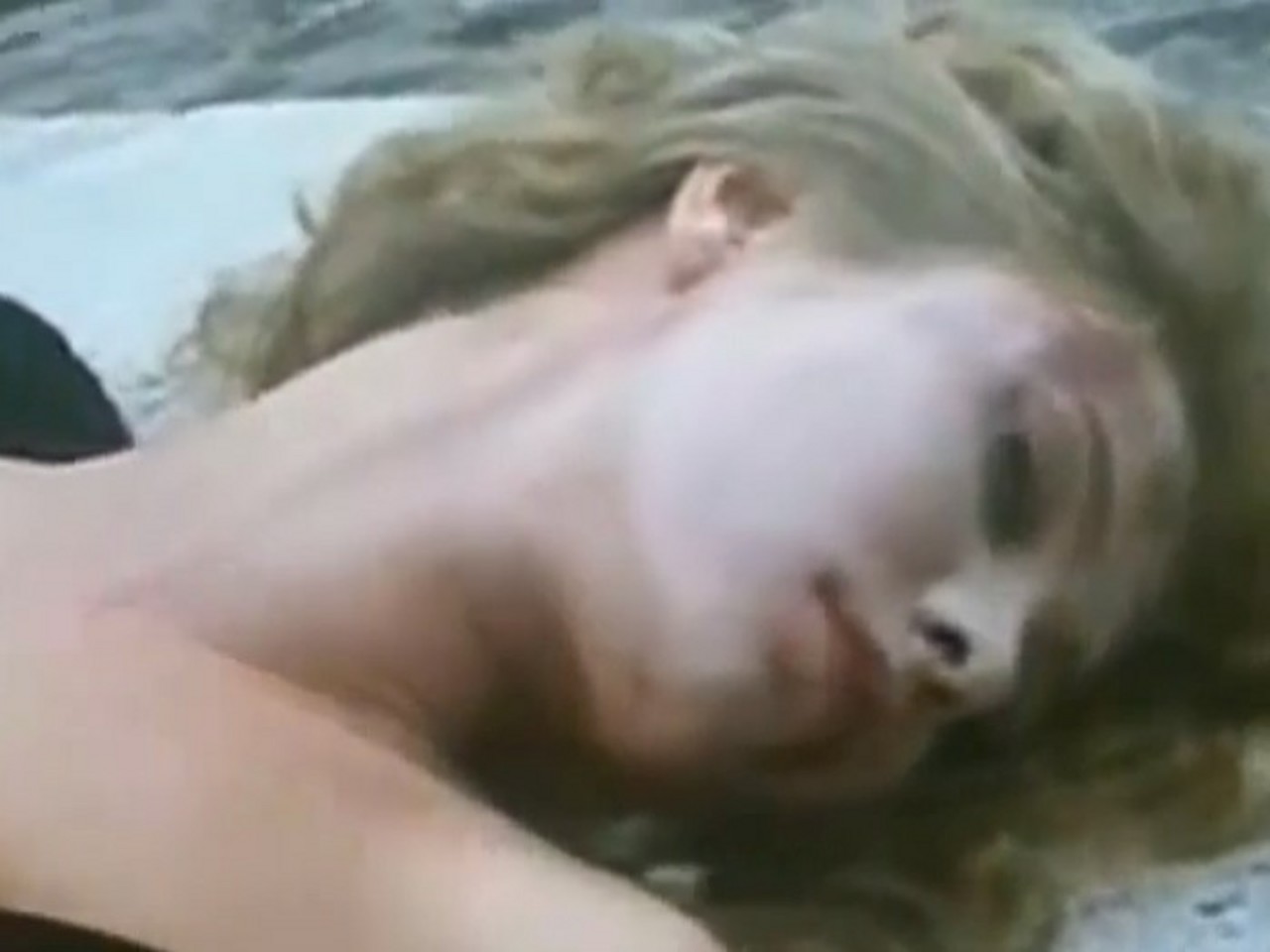 Onam onlayn porno yoqib yubordi