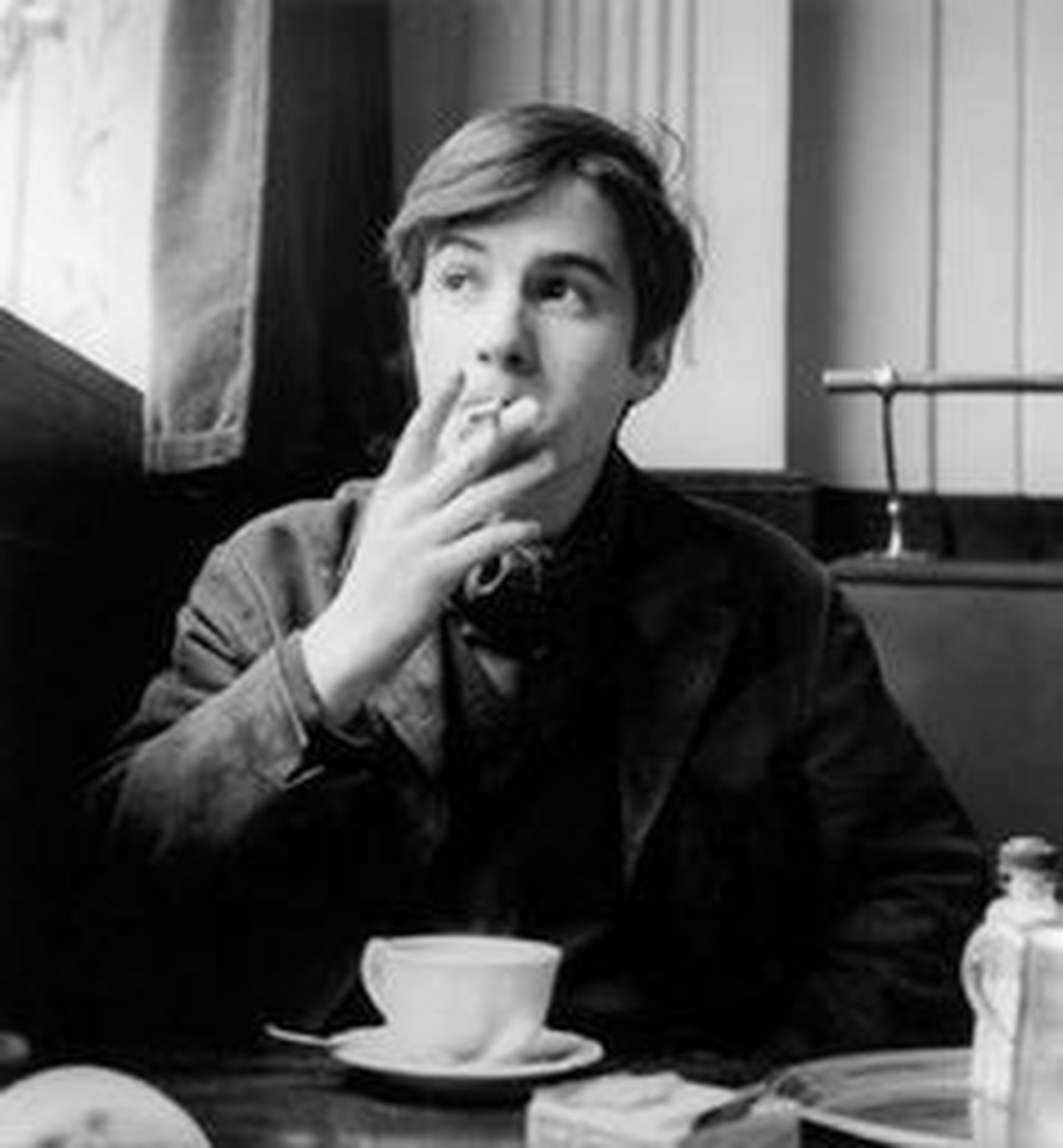 Jean Pierre fume une clope's profile picture