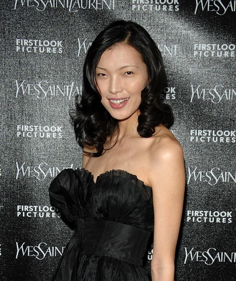 Xin Li Movies, Bio and Lists on MUBI