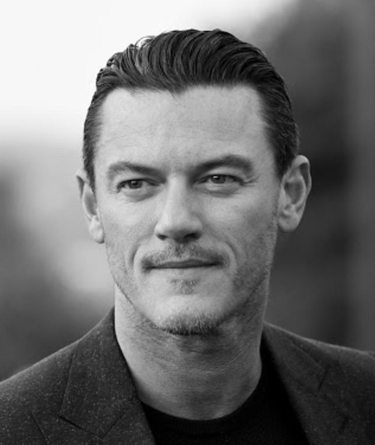 Photo of Luke Evans