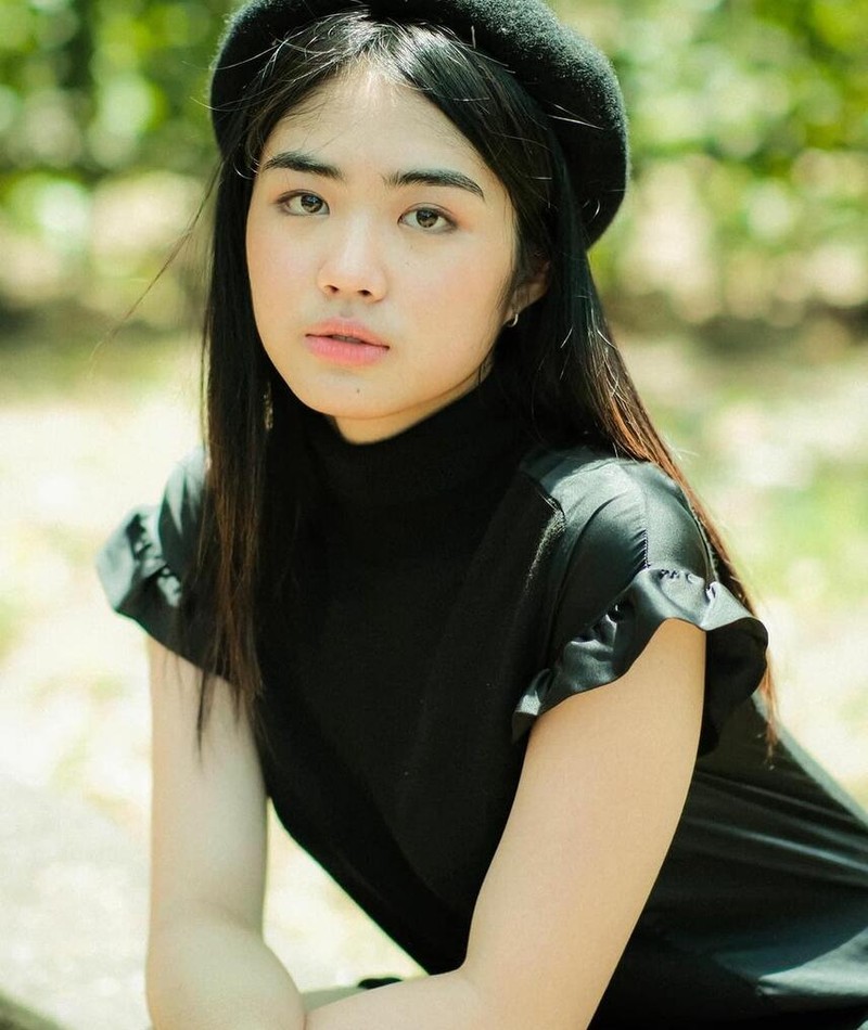 Azi Acosta – Movies, Bio and Lists on MUBI