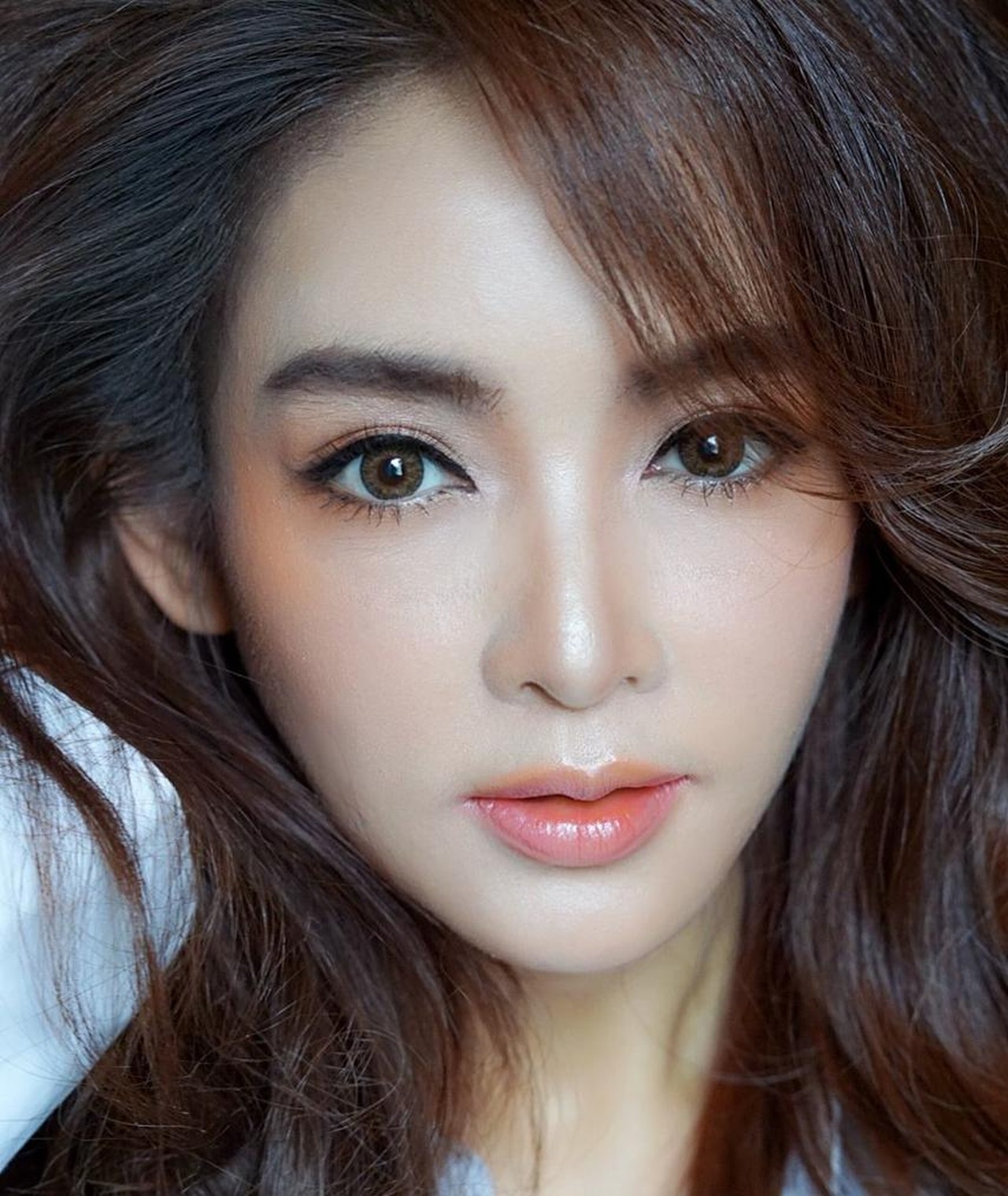 Лицо красивой азиатки. Макияж для азиаток. Красивые азиатские глаза. Макияж азиатских девушек.