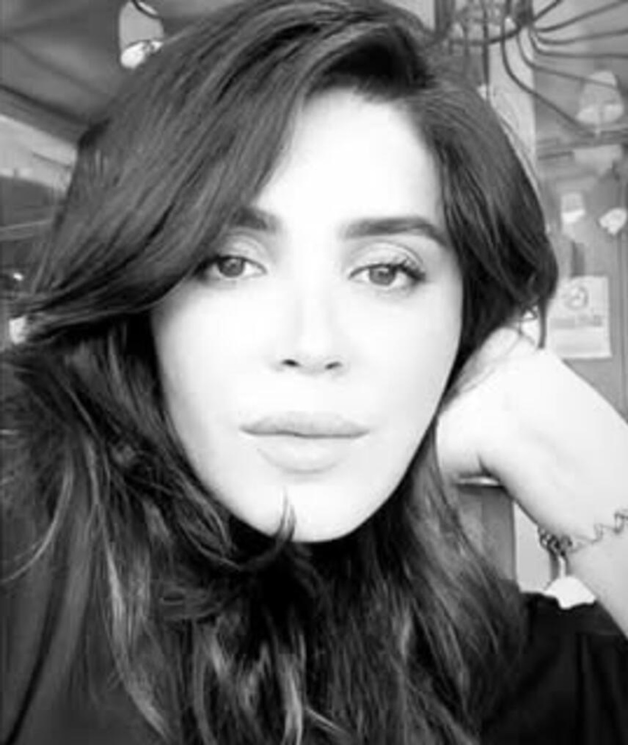 Ece Bayraktar fotoğrafı