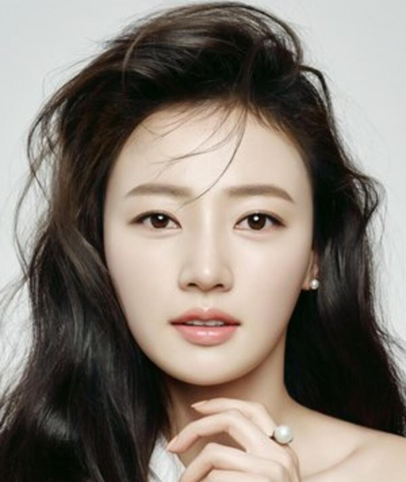 Song Ha-yoon – Movies, Bio and Lists on MUBI