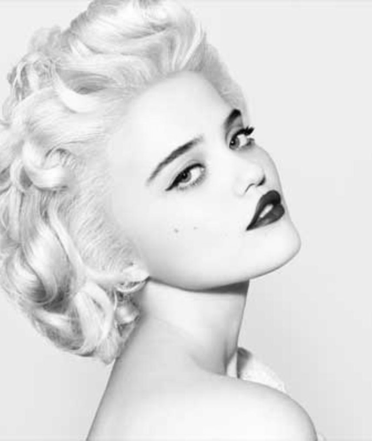Photo of Sky Ferreira
