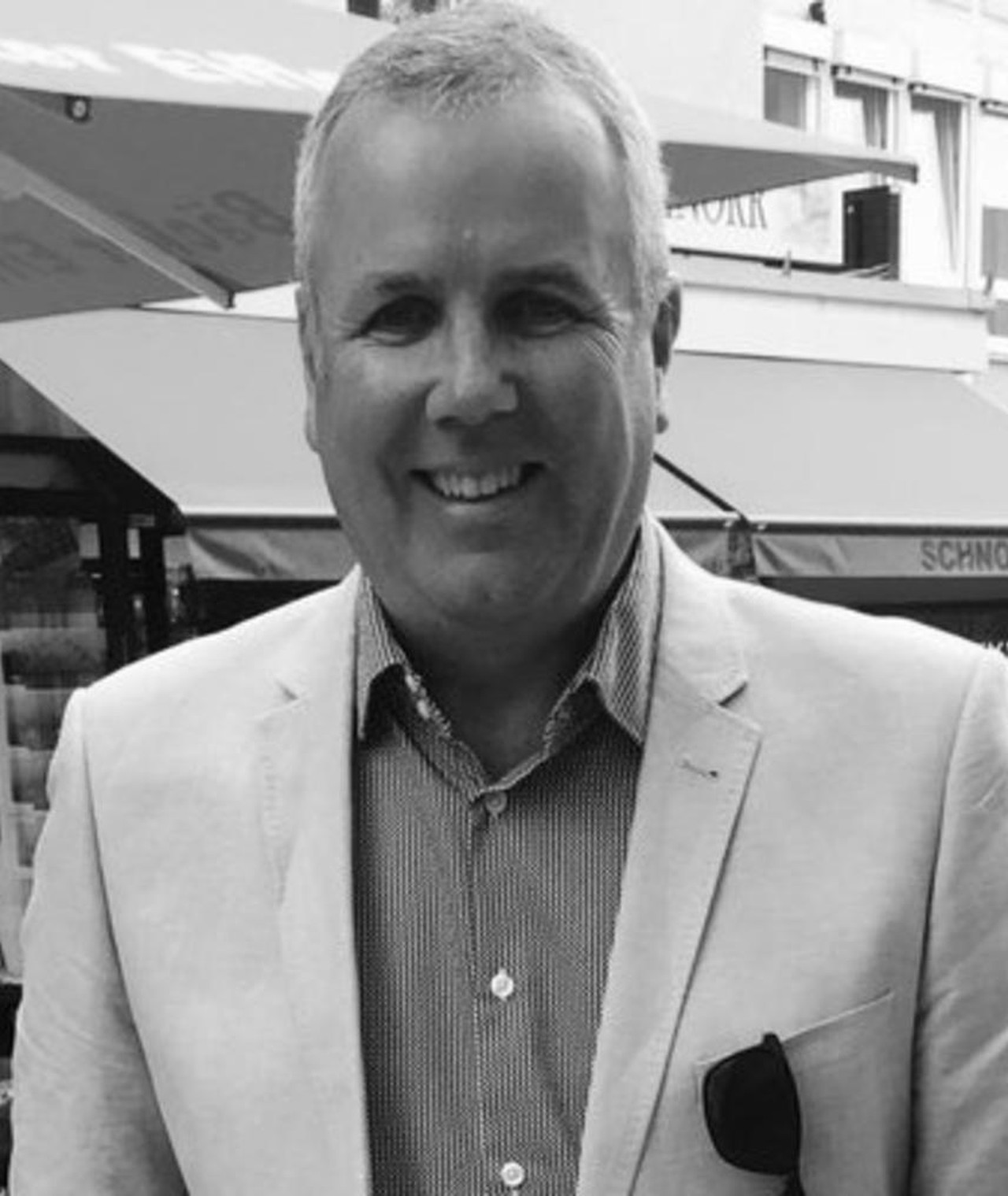 Photo of Simon Hewitt