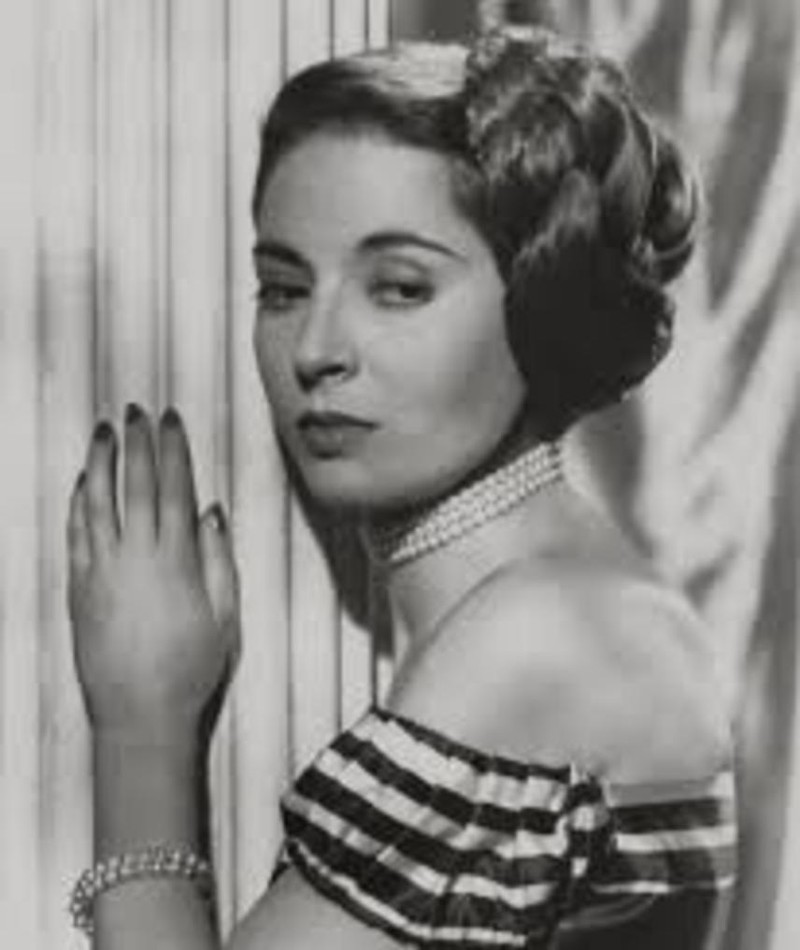 Lea Padovani Movies, Bio and Lists on MUBI