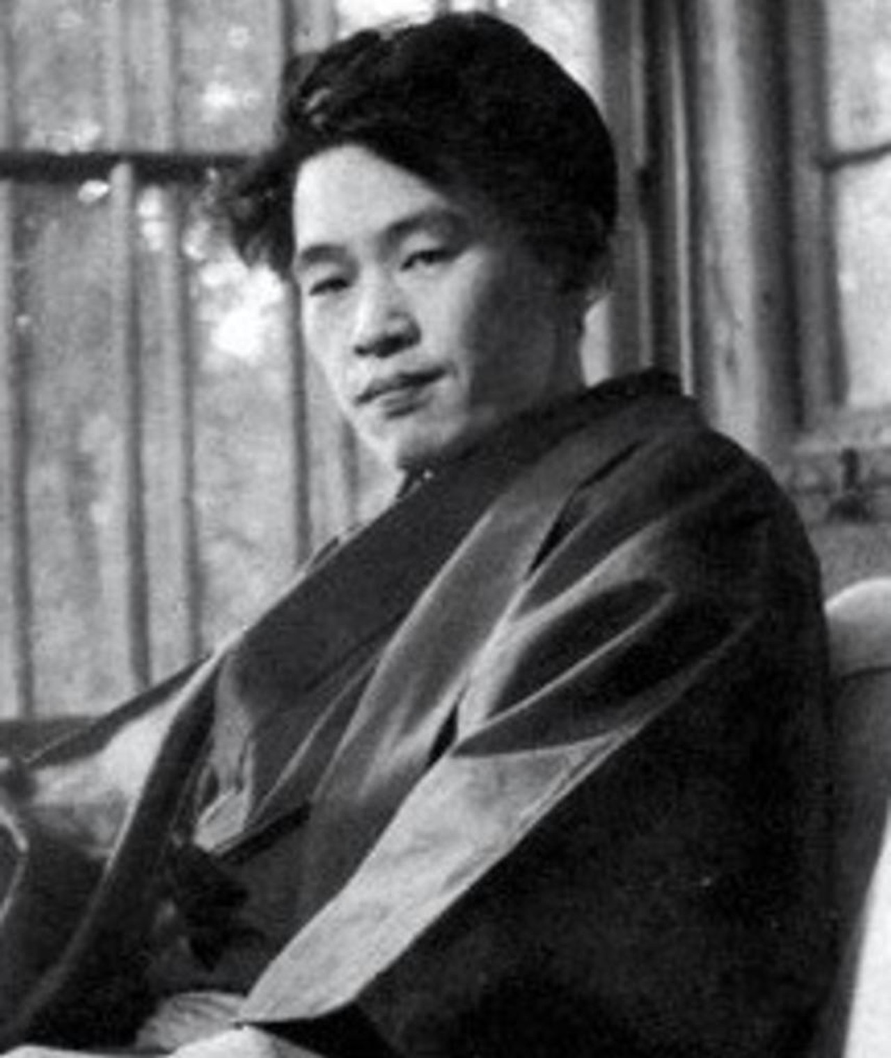 Photo of Riichi Yokomitsu