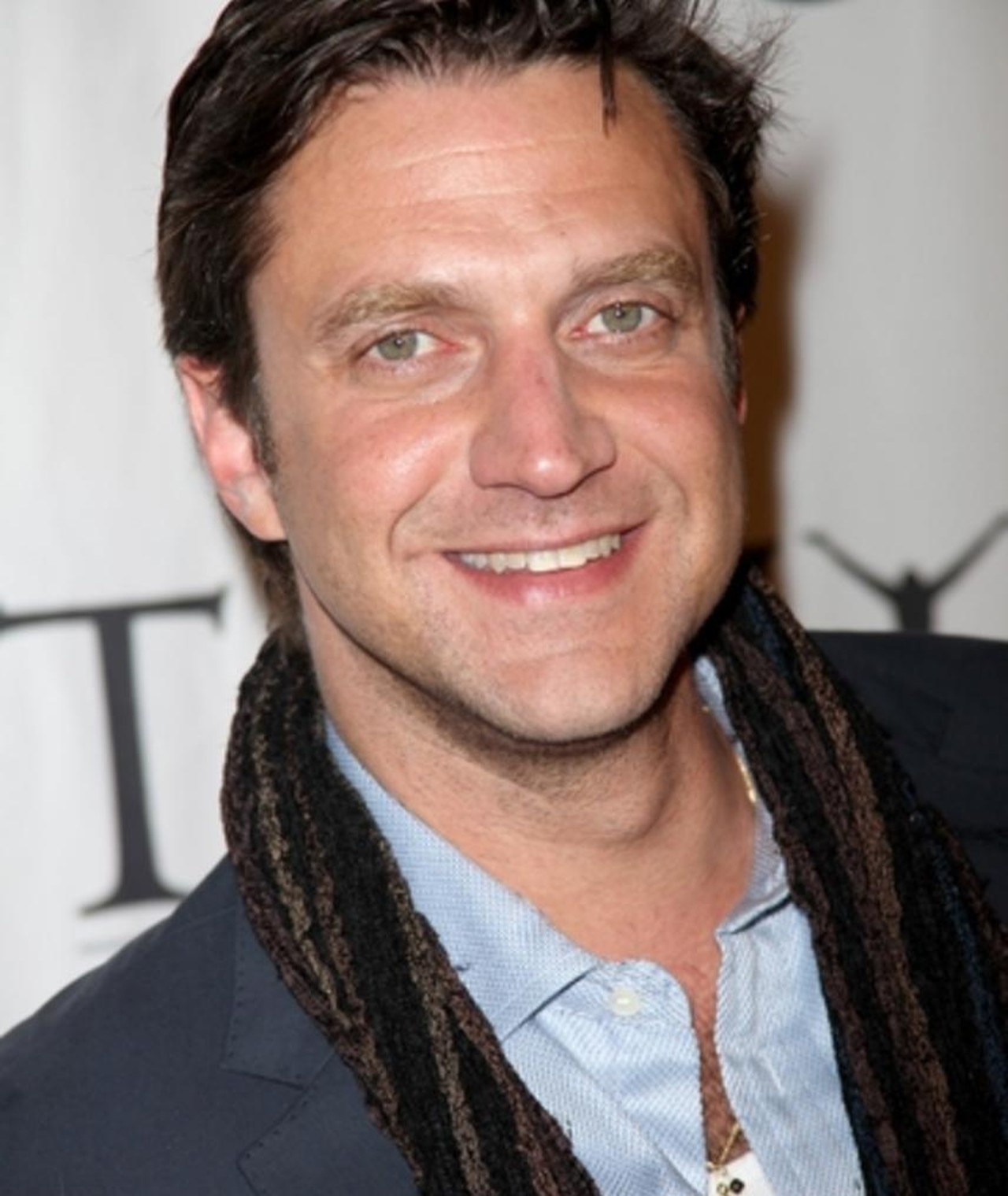 Photo of Raúl Esparza