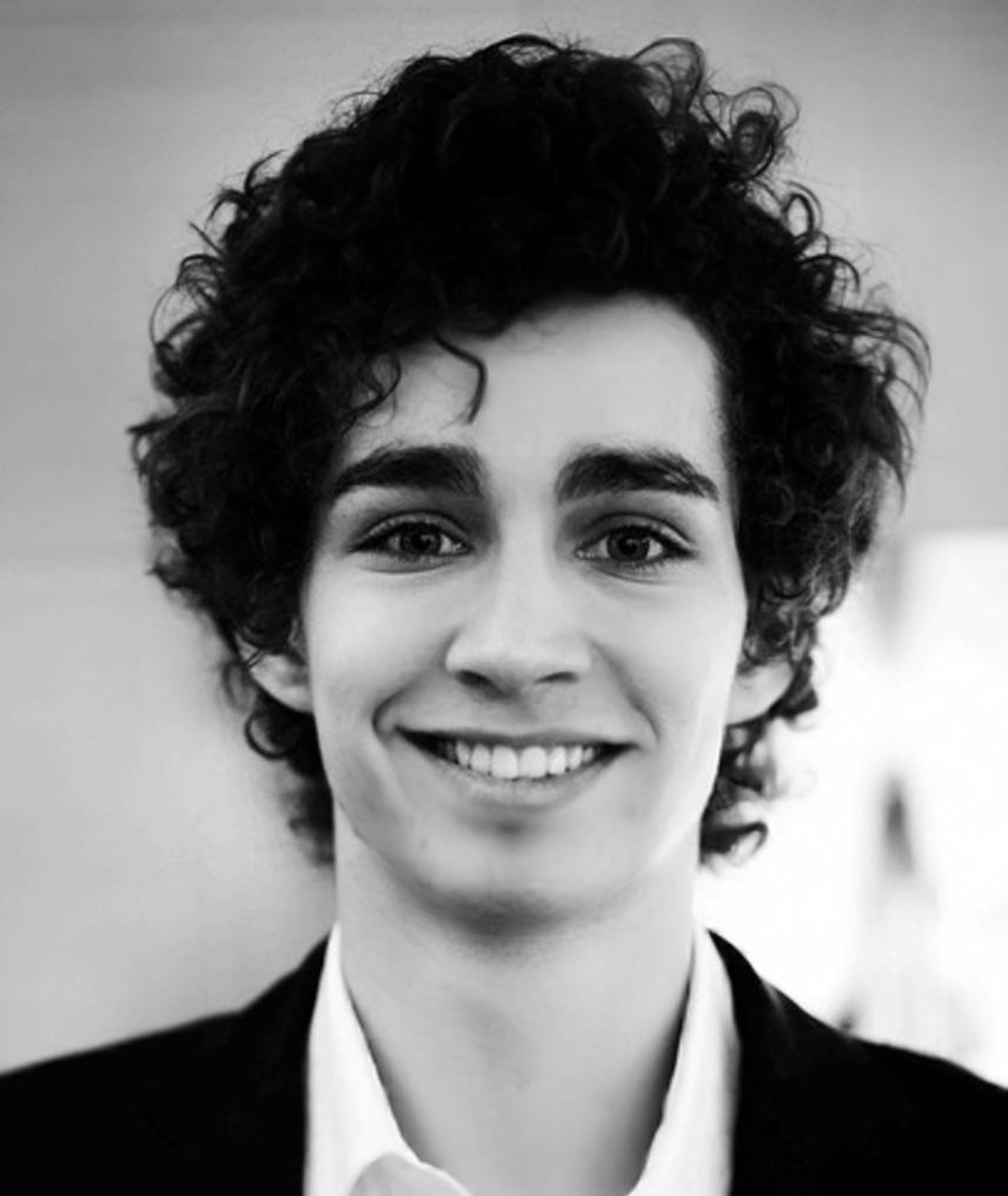 Photo of Robert Sheehan