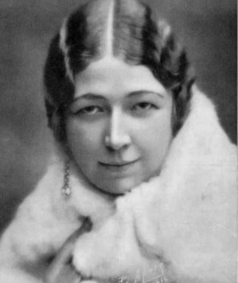 Photo of Esther Dale