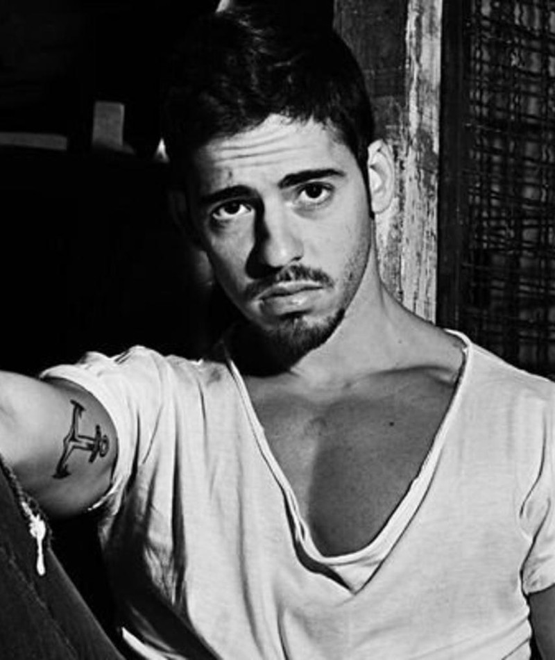 Elías Viñoles Movies, Bio and Lists on MUBI