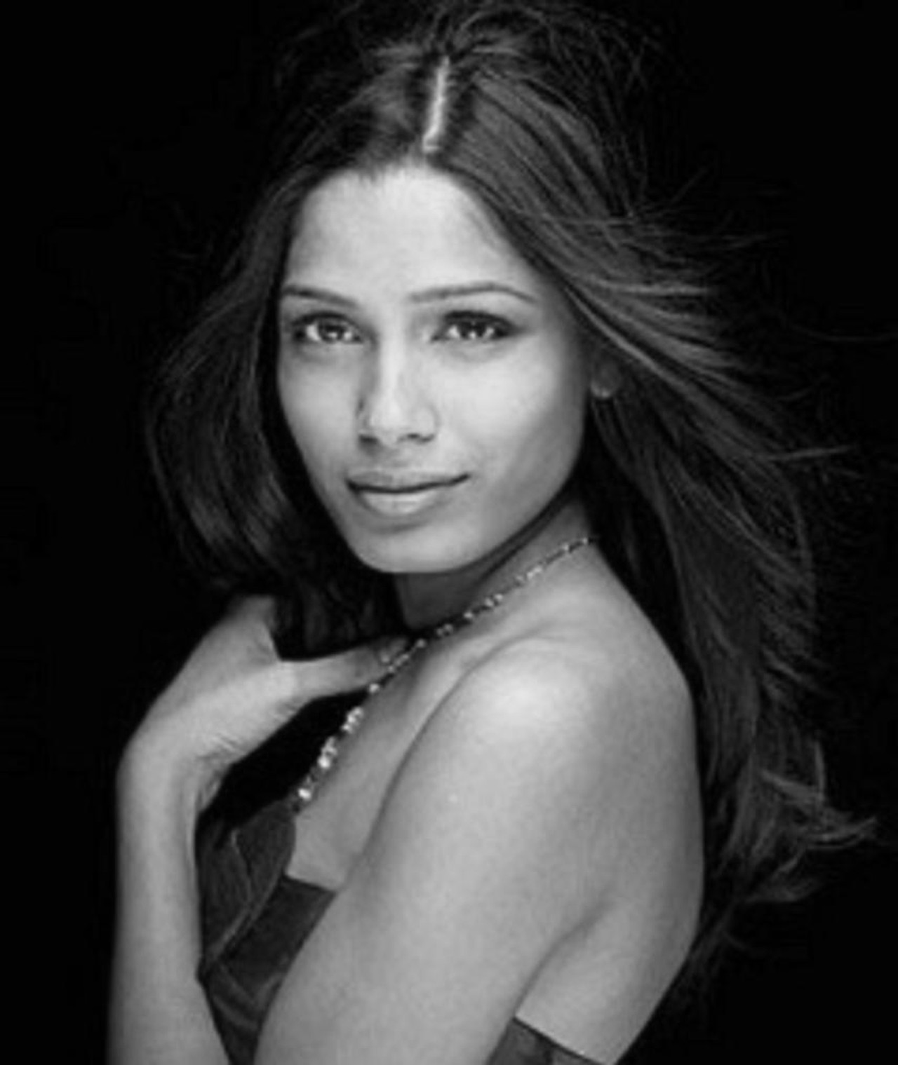 Photo of Freida Pinto