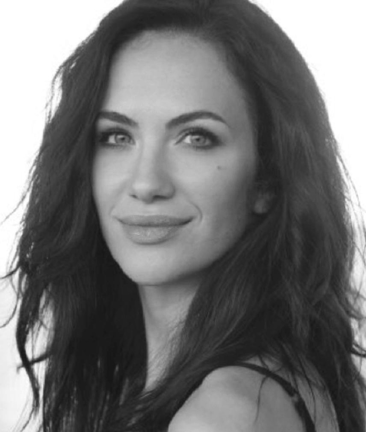 Photo of Kate Siegel
