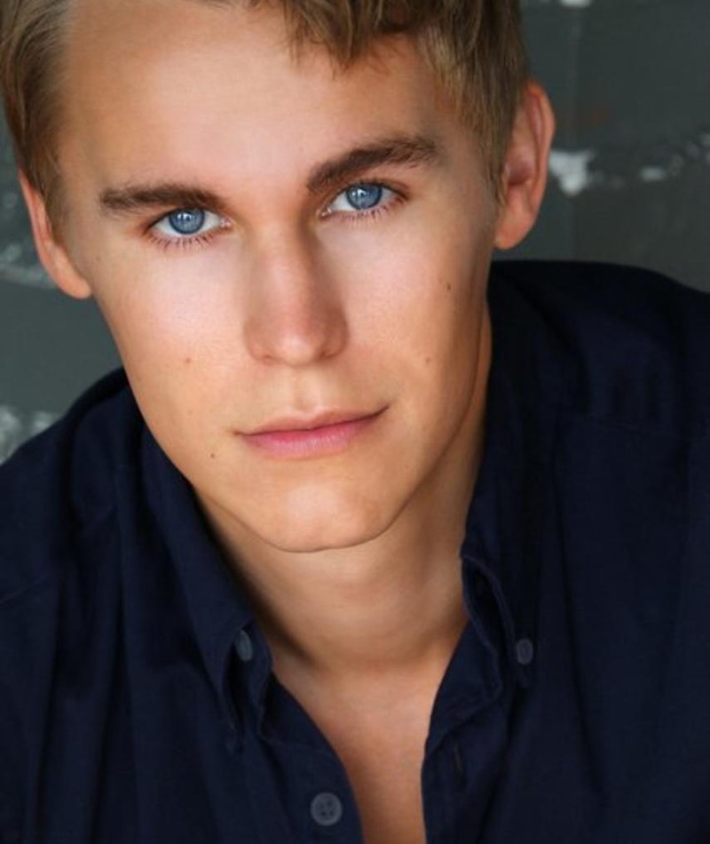 Rhys Wakefield – Movies, Bio and Lists on MUBI