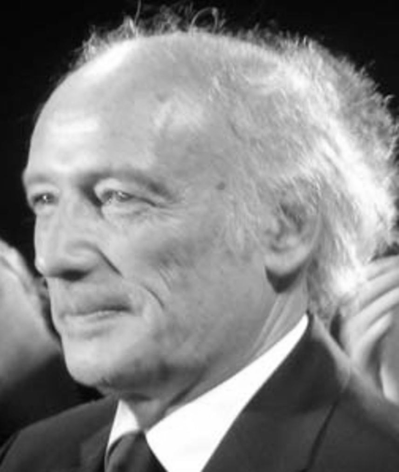 Photo of Óscar Kramer