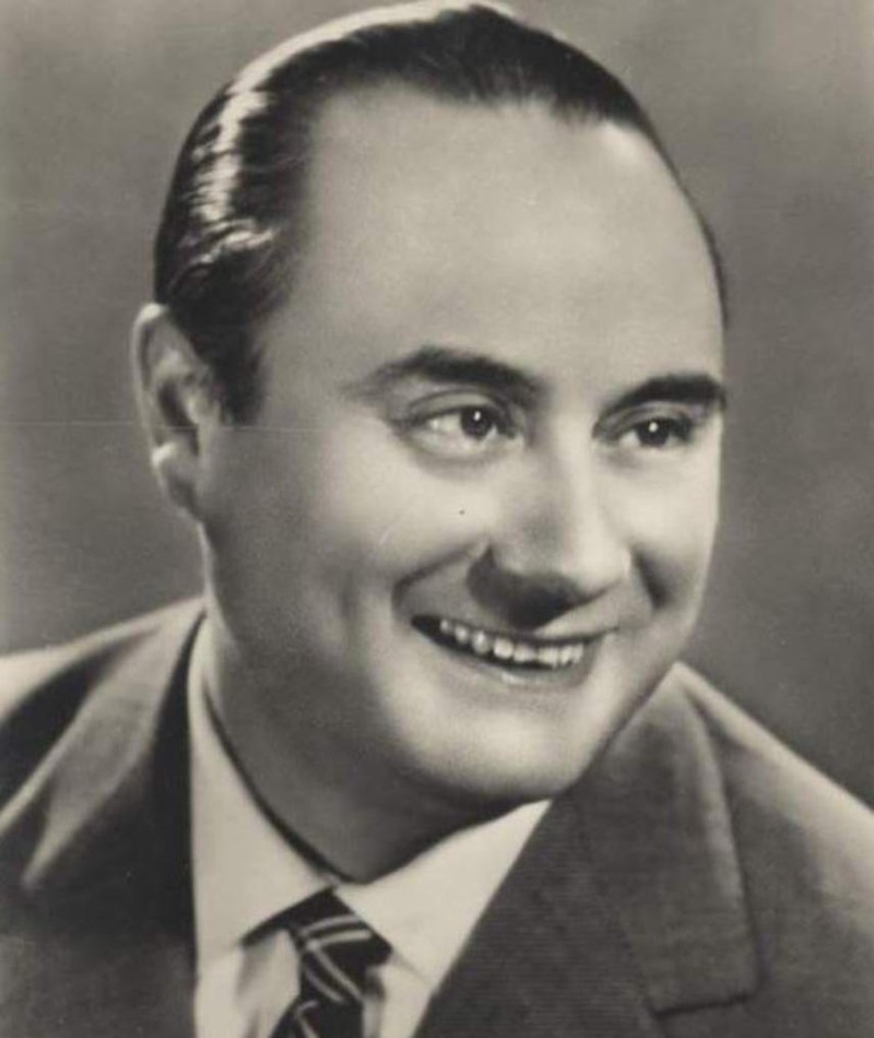 Mario Riva – Movies, Bio and Lists on MUBI