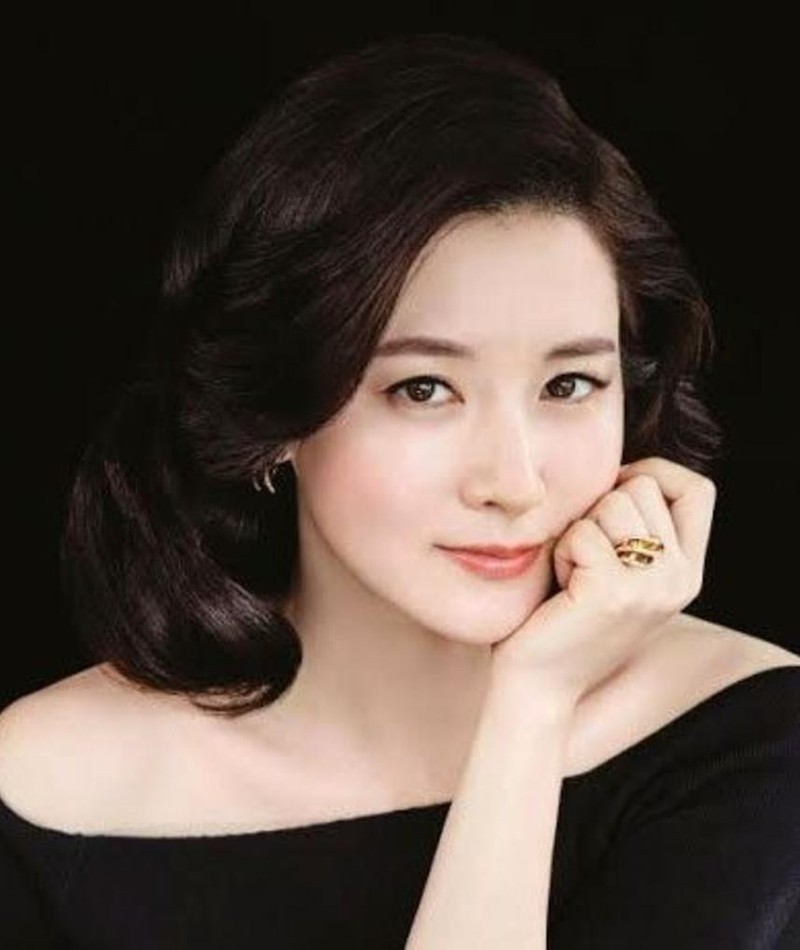 Lee Yeong-ae – Movies, Bio and Lists on MUBI