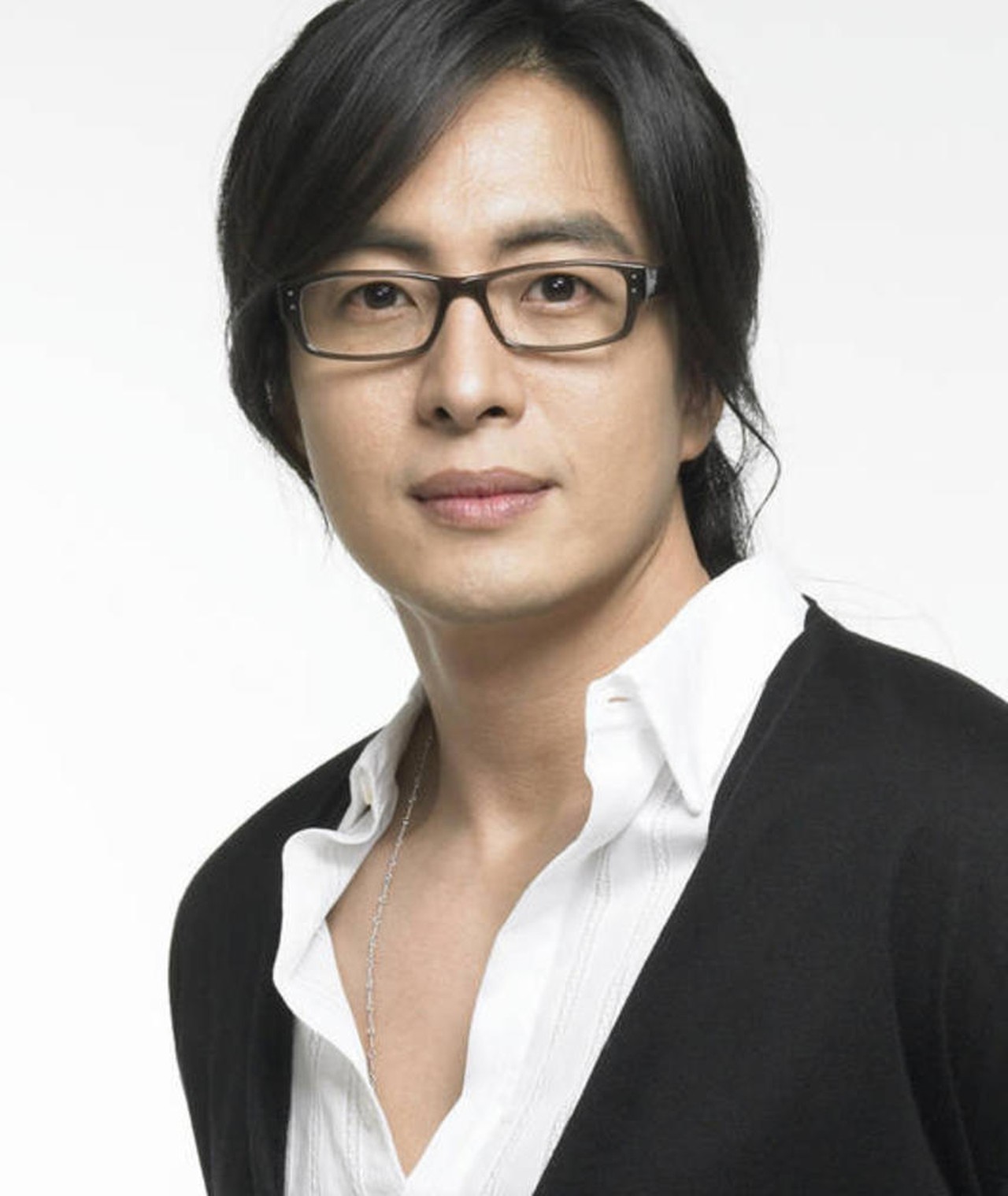Photo of Bae Yong-jun
