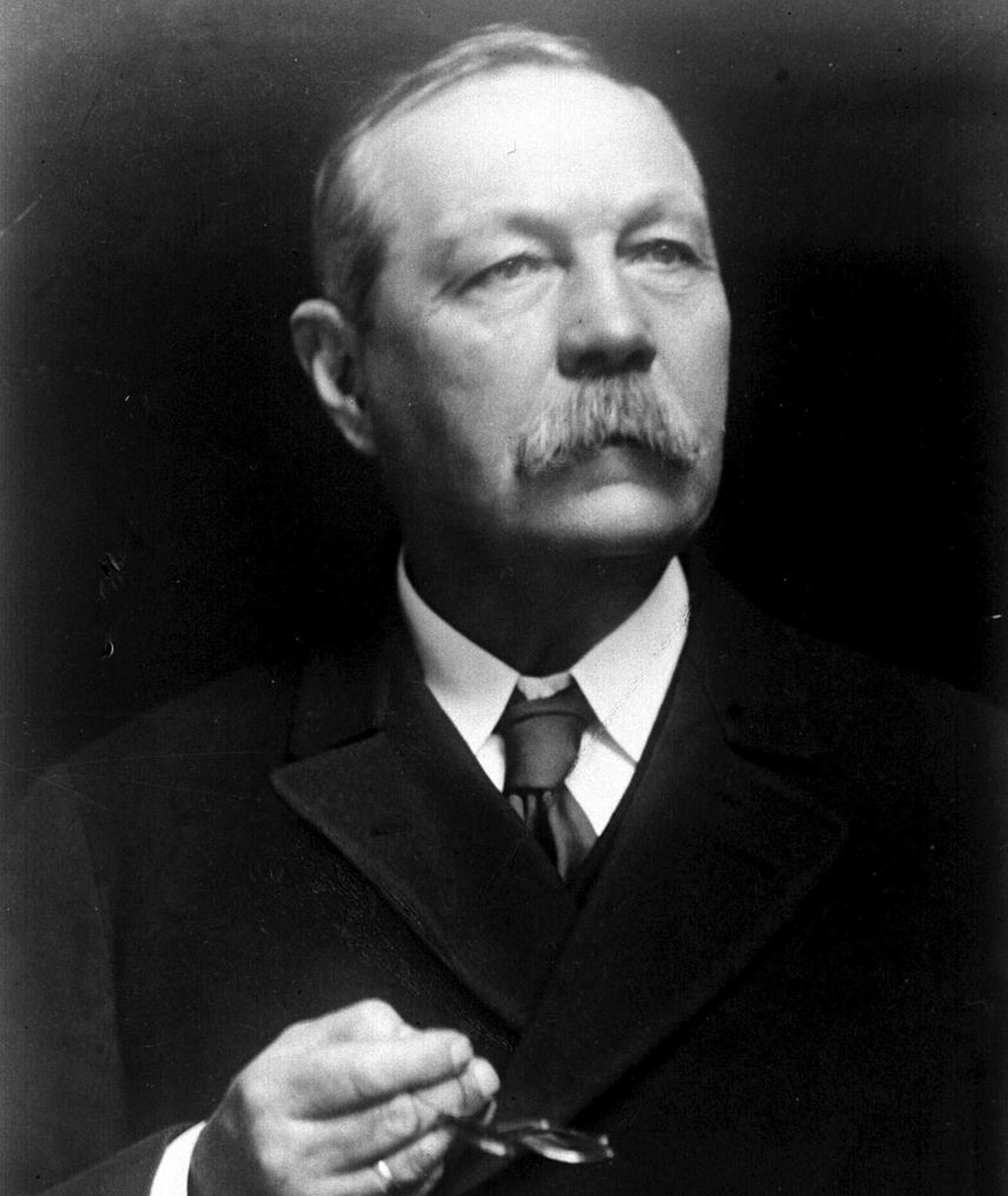 Photo of Arthur Conan Doyle