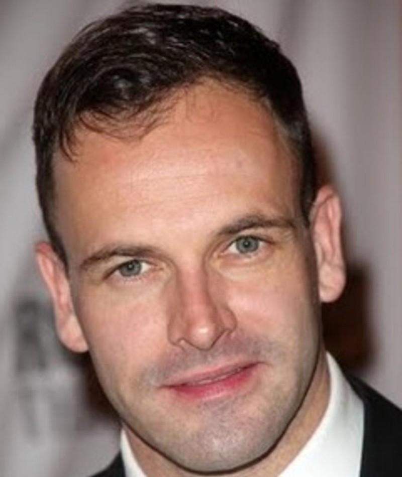 Photo of Jonny Lee Miller