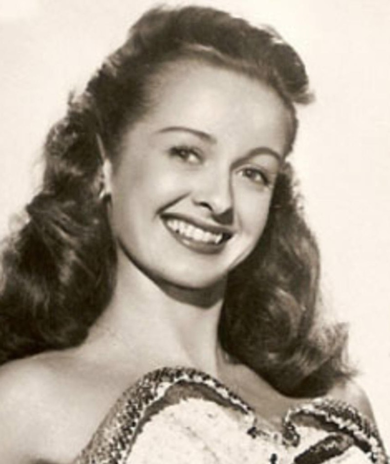 Noel Neill – Movies, Bio and Lists on MUBI