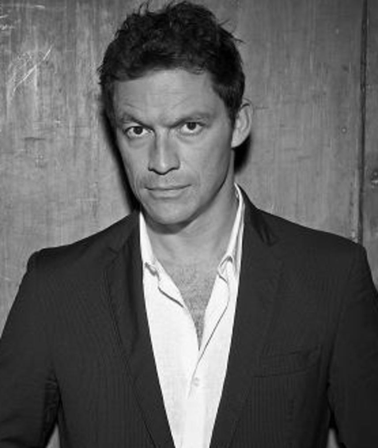 Photo of Dominic West