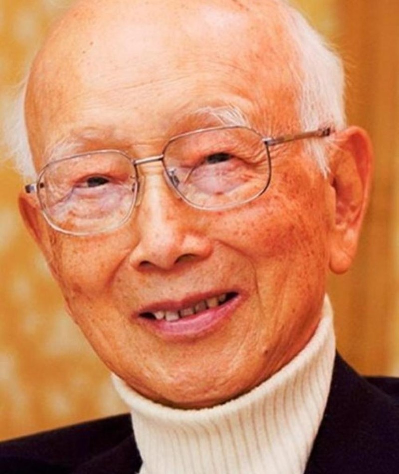 Photo of Raymond Chow