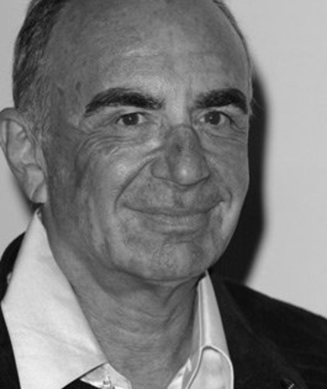 Photo of Robert Shapiro