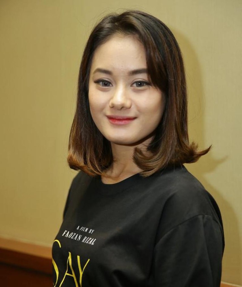 Dinda Hauw Movies Bio And Lists On MUBI dinda-hauw-movies-bio-and-lists-on-mubi