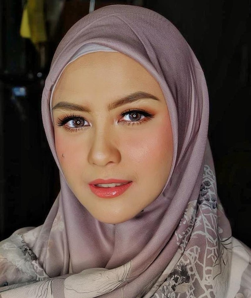 Revalina S Temat Movies Bio And Lists On Mubi