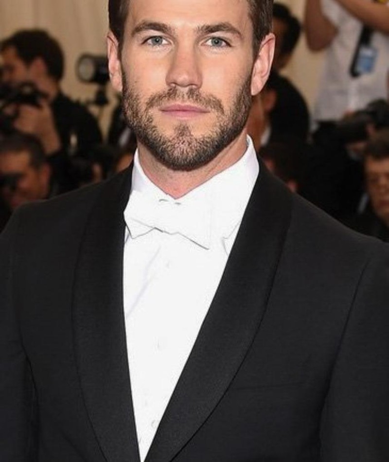 Photo of Austin Stowell