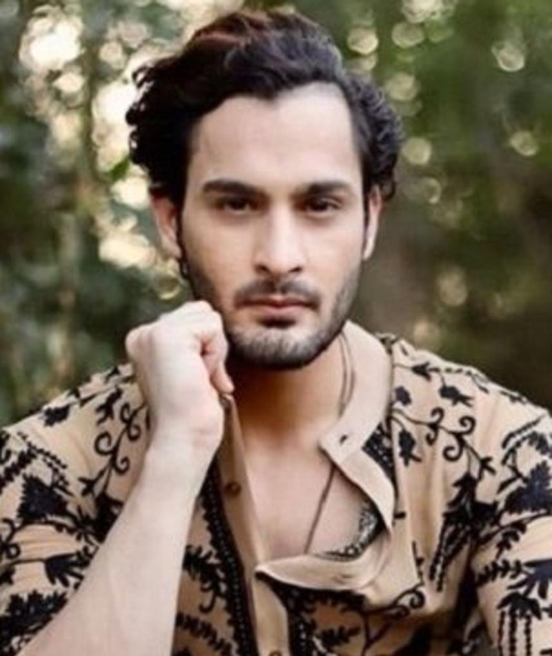 Umar Riasat Umar Riaz – Movies, Bio and Lists on MUBI