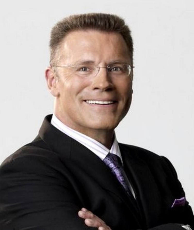 Photo of Howie Long