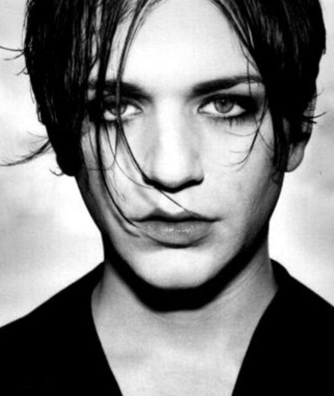 Brian Molko Krank Placebo S nger Brach Auftritt Beim Frequency Ab DSWC Brian Molko Krank Placebo S nger Brach Auftritt Beim Frequency Ab DSWC