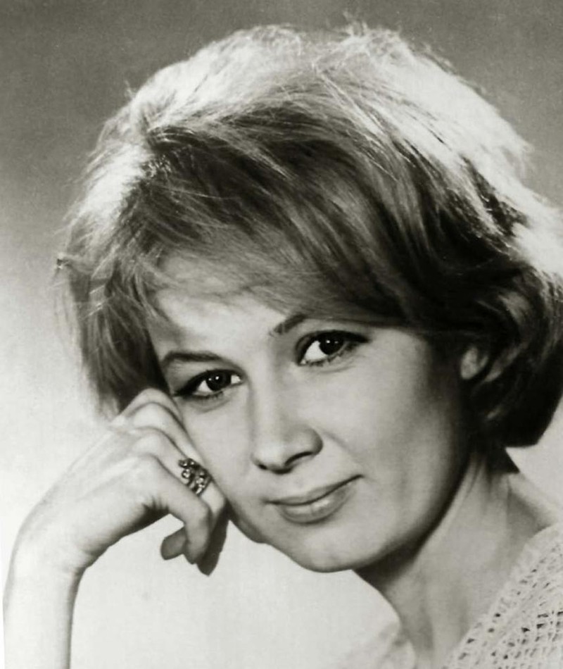 Alla Demidova Movies, Bio and Lists on MUBI