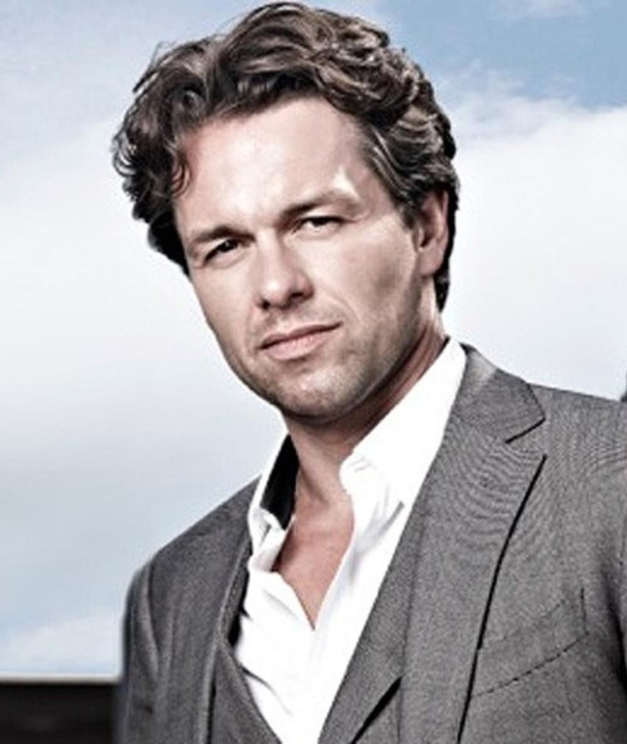 Photo of Julian Ovenden