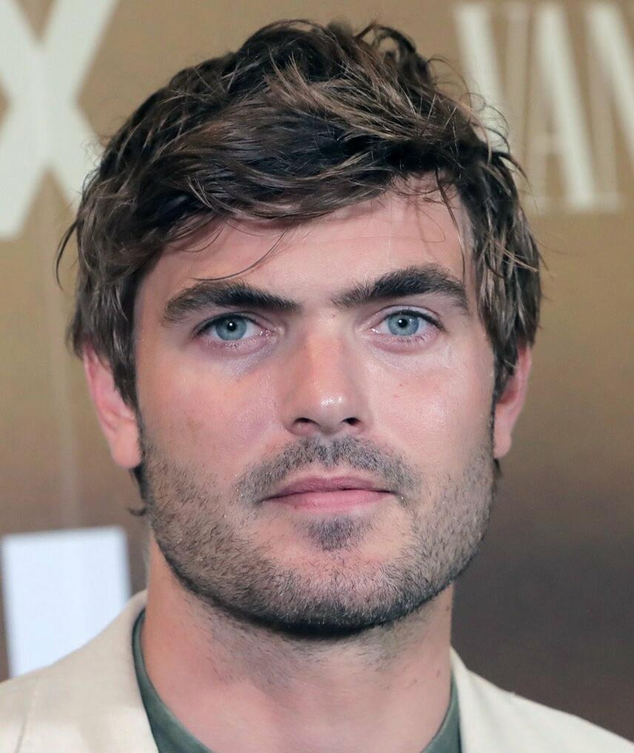 Photo of Alex Roe