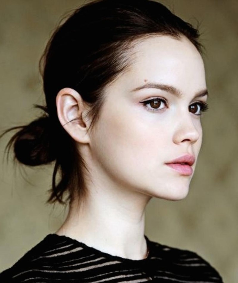 Emilia Schüle Filme, Bio und Listen auf MUBI