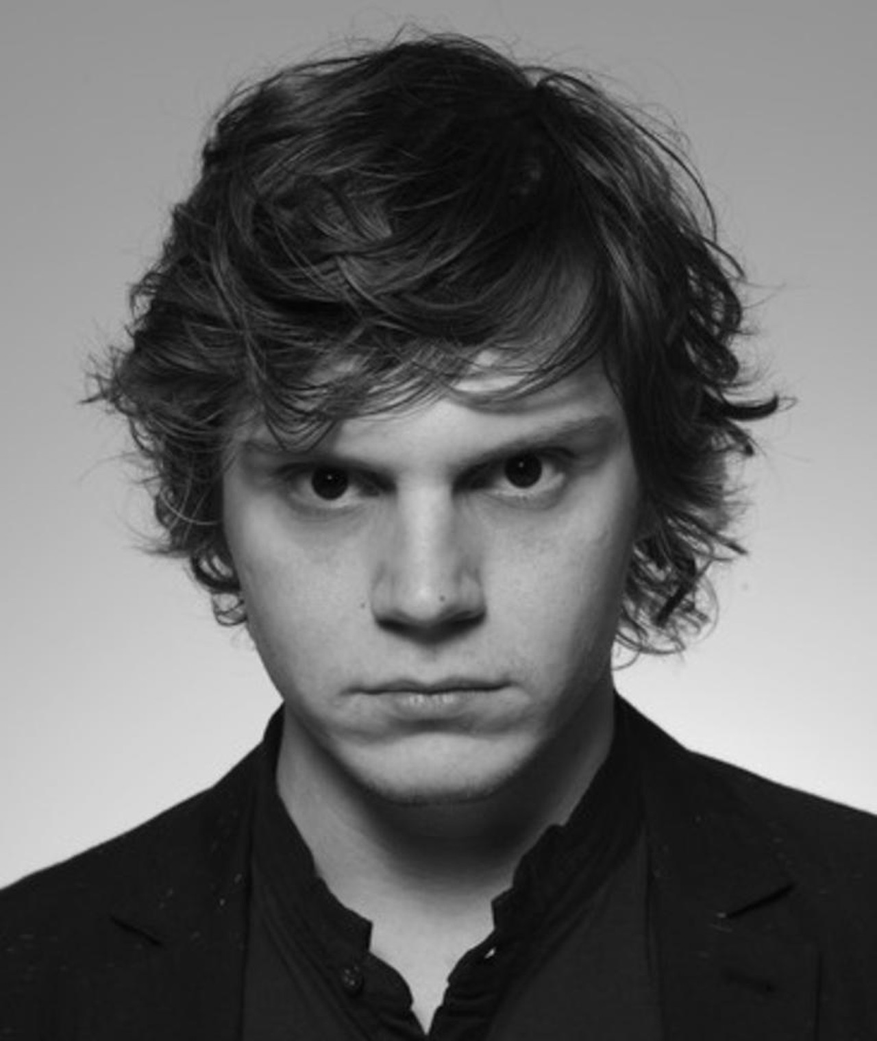 Photo of Evan Peters