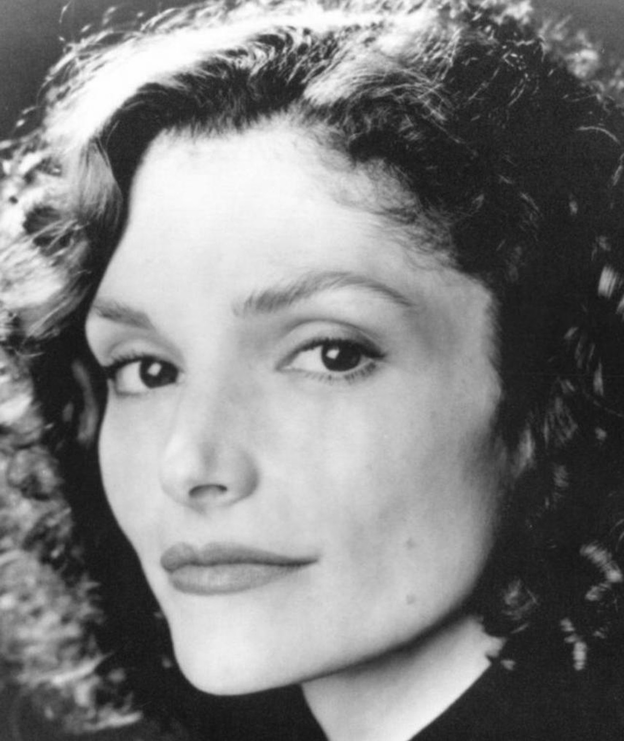 Photo of Mary Elizabeth Mastrantonio