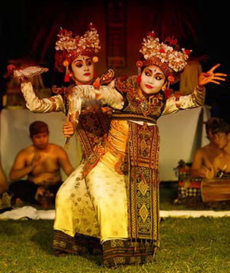 Photo of Balinese Tari Legong Dancers