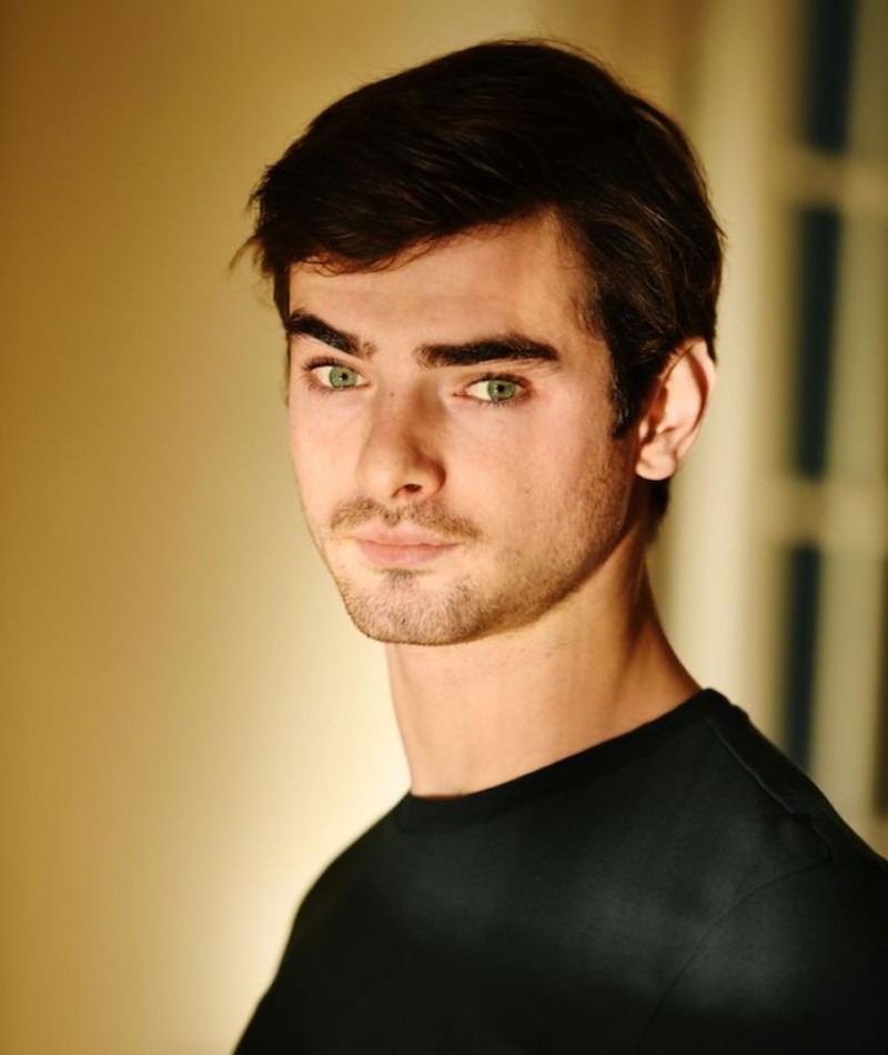 Aaron Hilmer Movies, Bio and Lists on MUBI