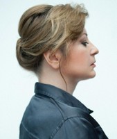 Biz tomosha qilish uchun hojatxonaga qaraymiz Video porno otasi qizini sikadi