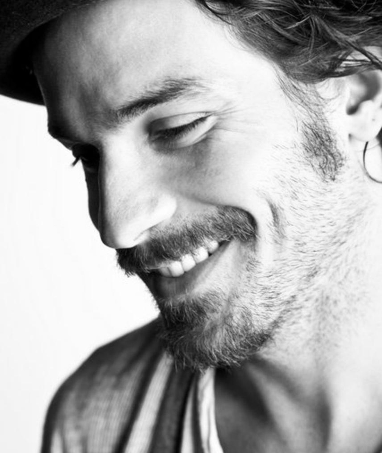 Photo of Santiago Cabrera