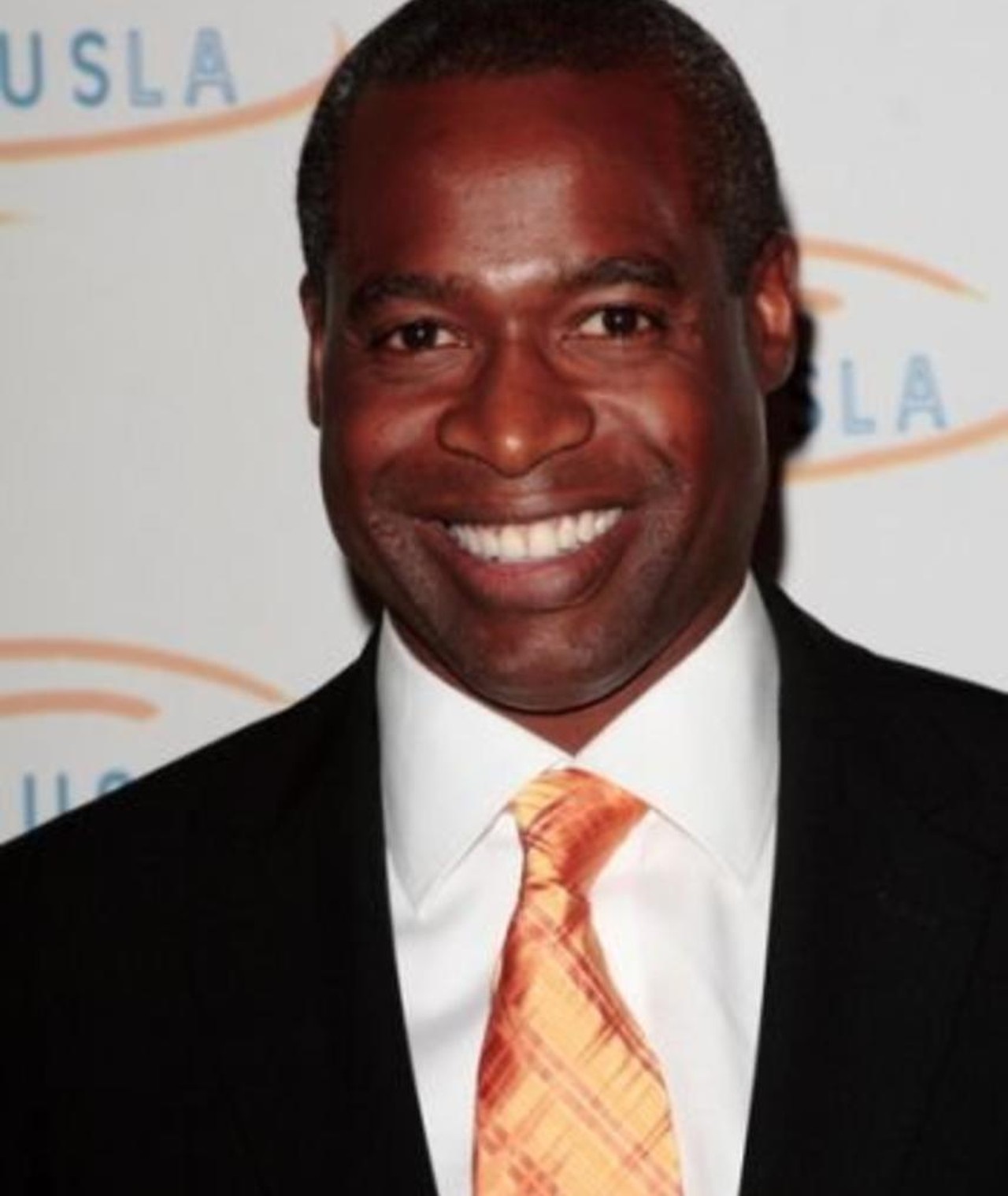 Phill lewis wife