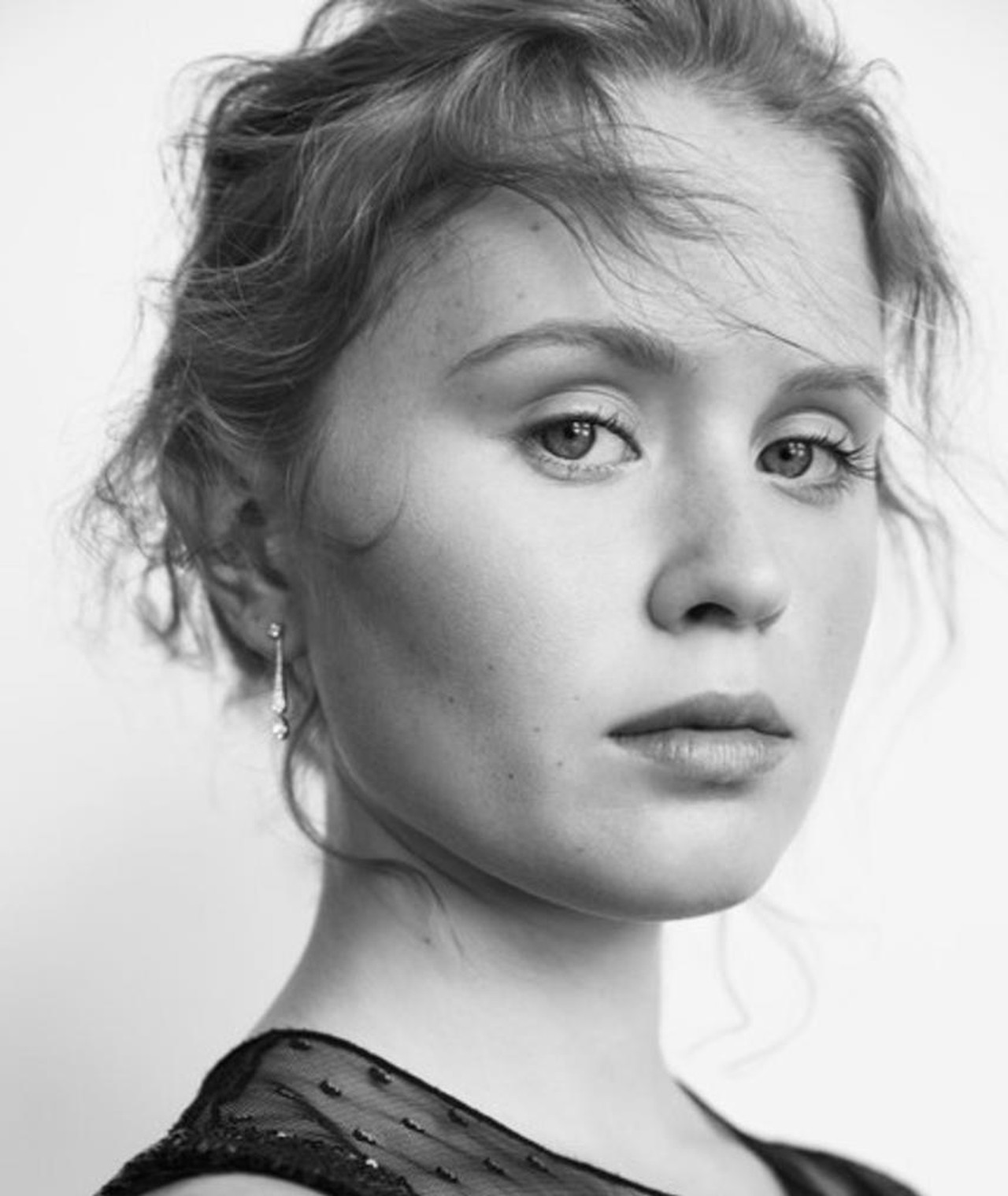 Photo of Eliza Scanlen