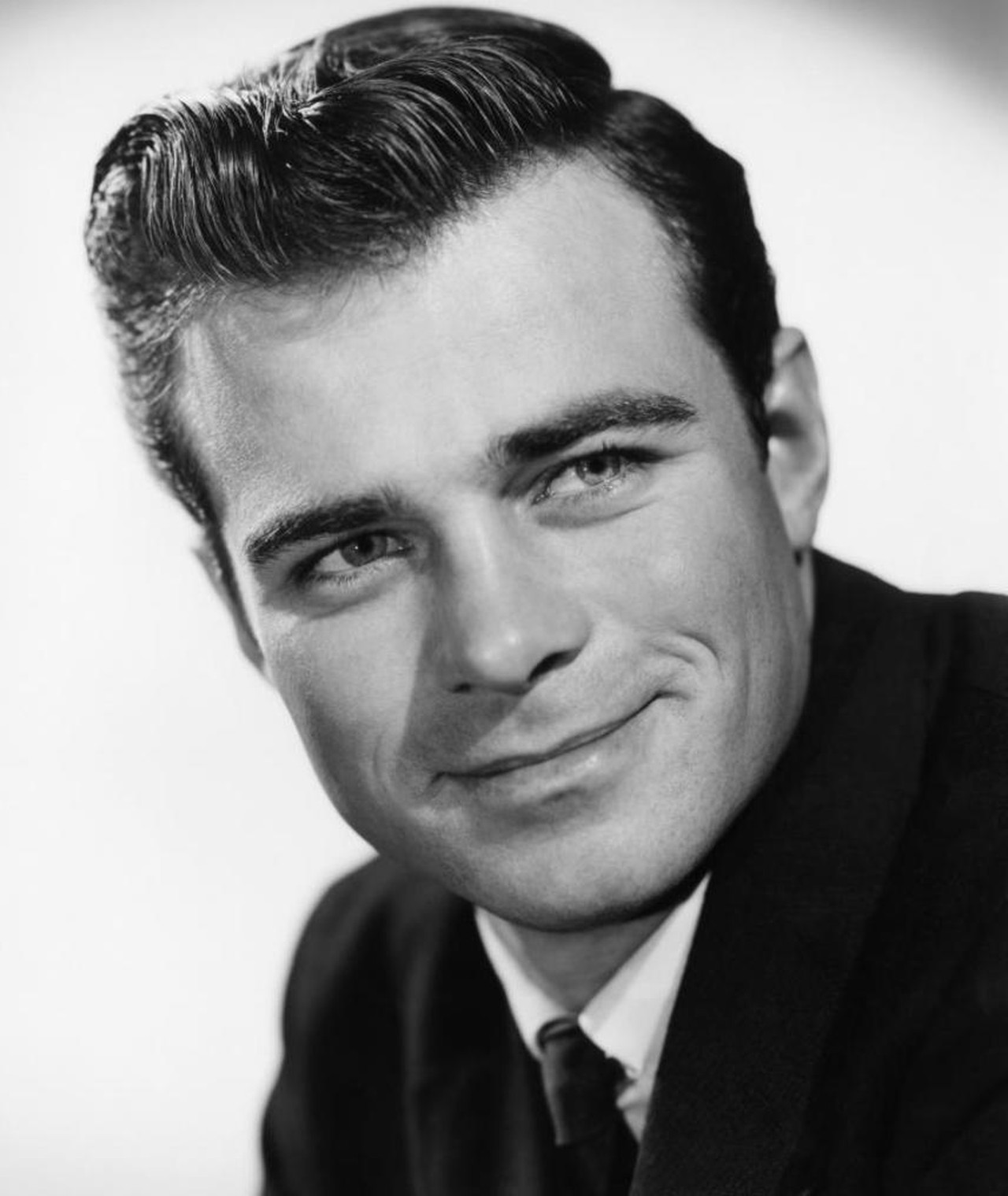 Actor Glenn Corbett