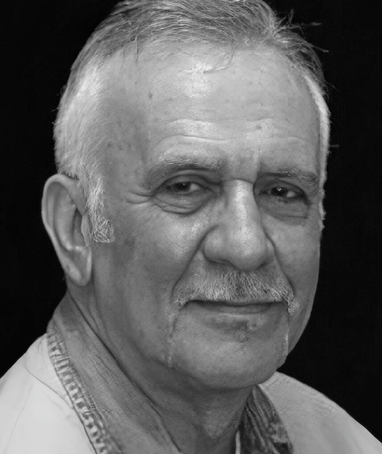 Doğan Bavli fotoğrafı