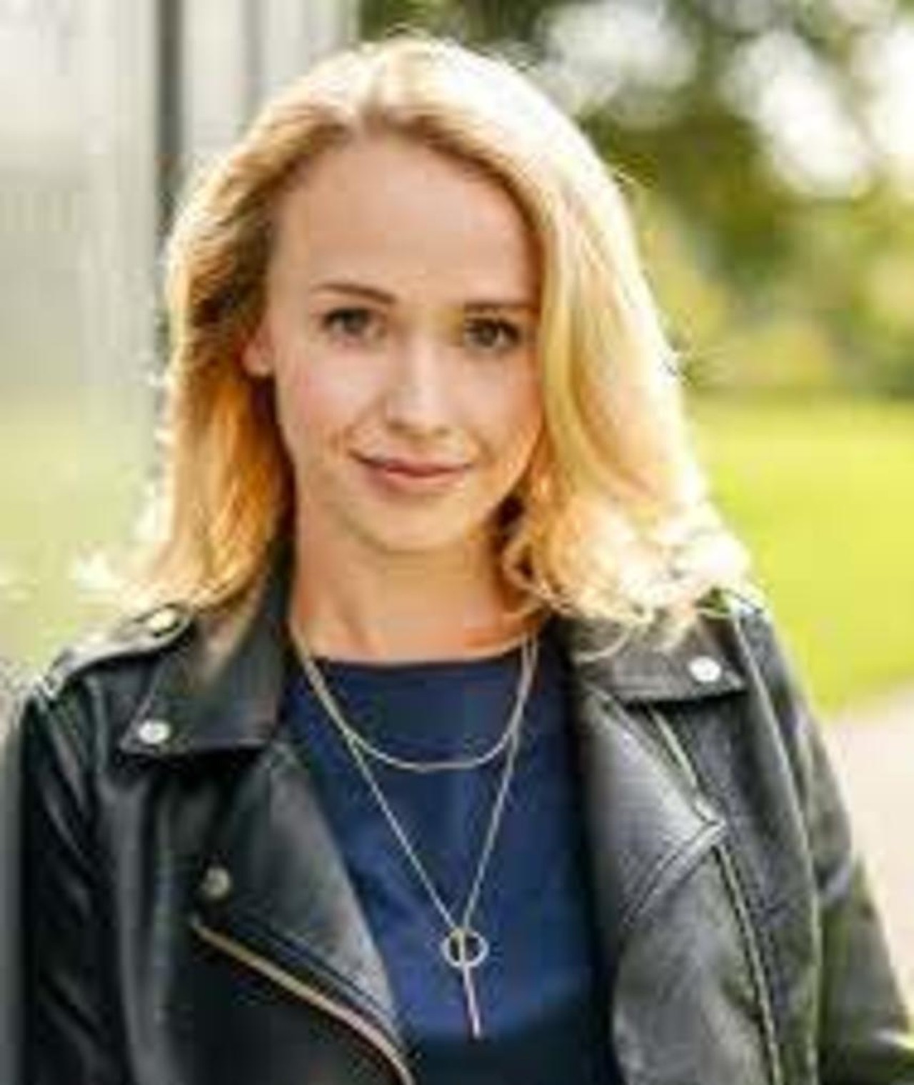 Photo of Amy Leighton